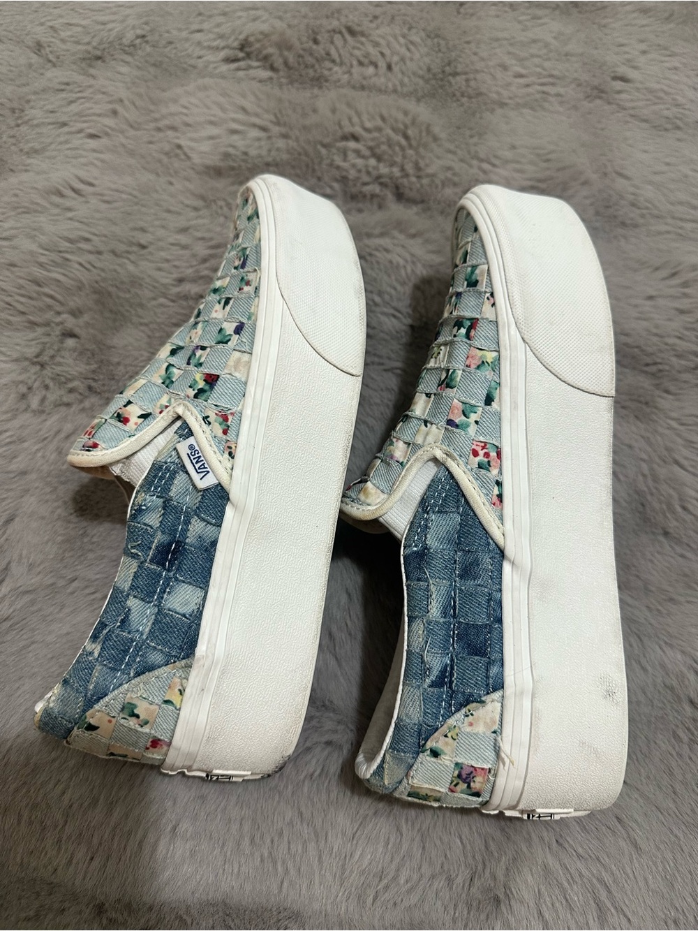 Vans Women's Slip-On Shoes Floral Woven Denim Women’s 7.5 - Picture 2 of 5
